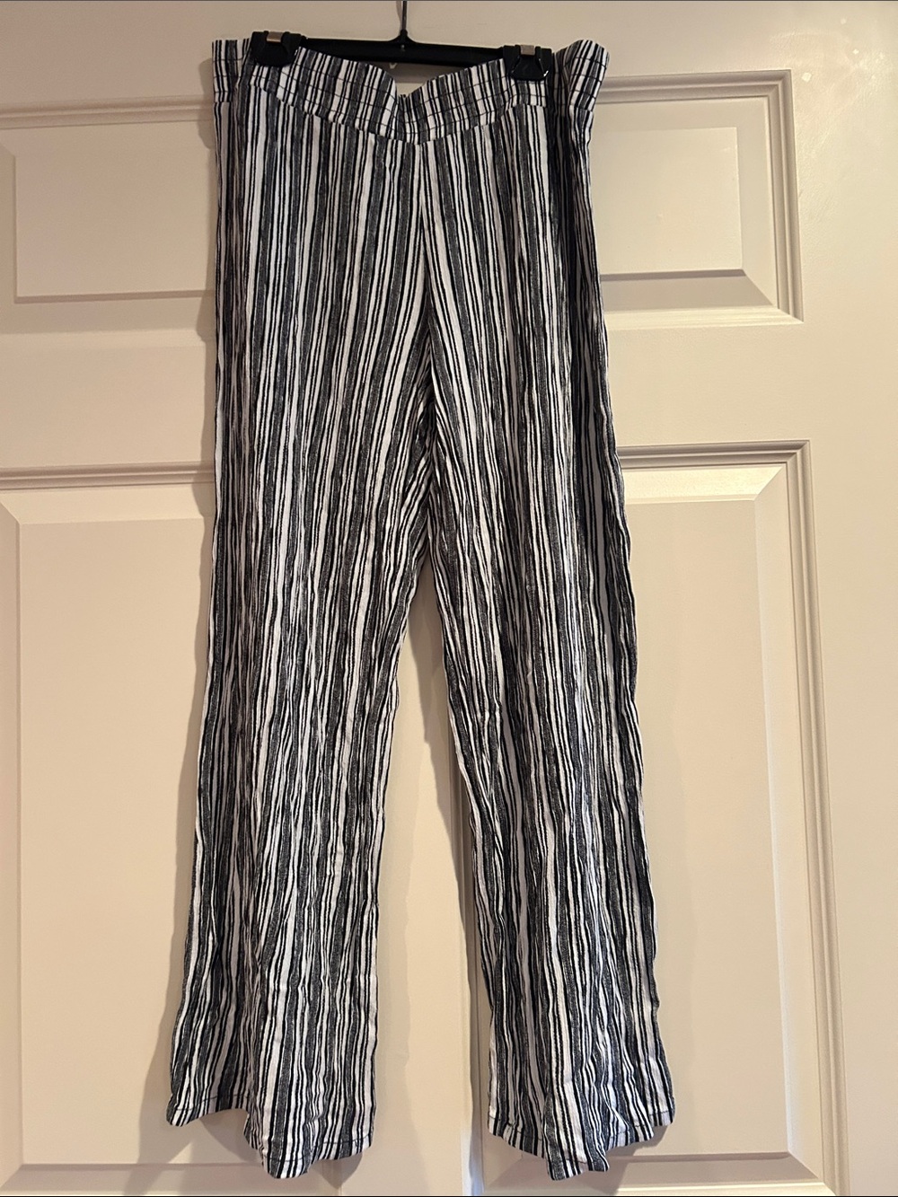 Apt 9 Black & White Striped Women’s Pants